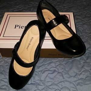 Pierre Dumas Black wedges with strap